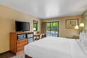 Standard Room, 1 King Bed, Jetted Tub (No Lake View)
