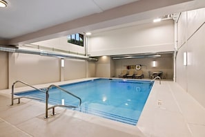 Indoor pool, pool loungers