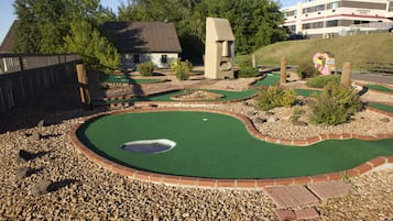Mini-golf