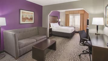 Deluxe Room, 1 King Bed, Non Smoking | Premium bedding, pillow-top beds, in-room safe, desk