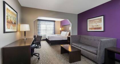 La Quinta Inn & Suites by Wyndham Erie