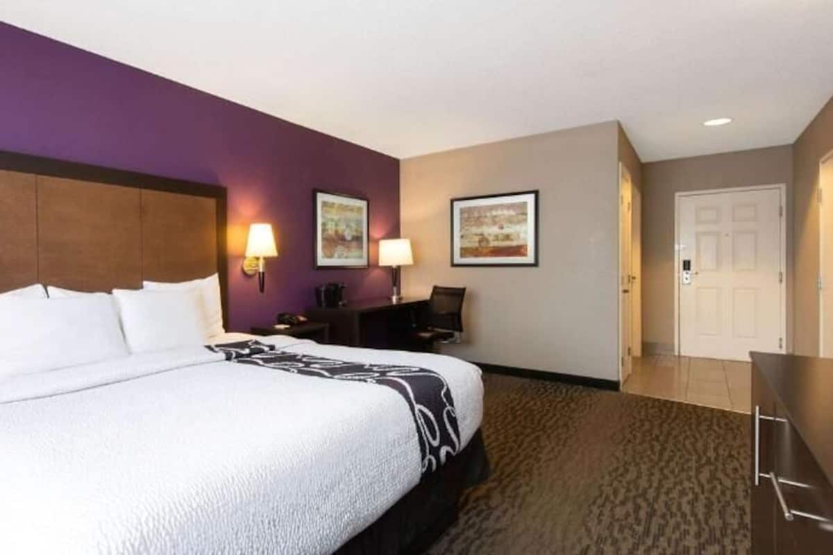 Premium bedding, pillowtop beds, in-room safe, desk