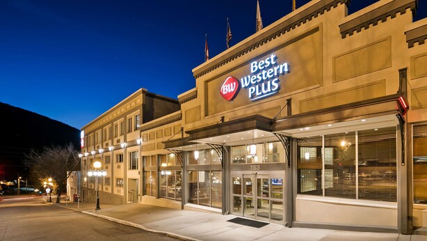 A Best Western Plus hotel with a modern facade, large windows, and a covered entrance area. - Best Western Plus Baker Street Inn (Nelson)