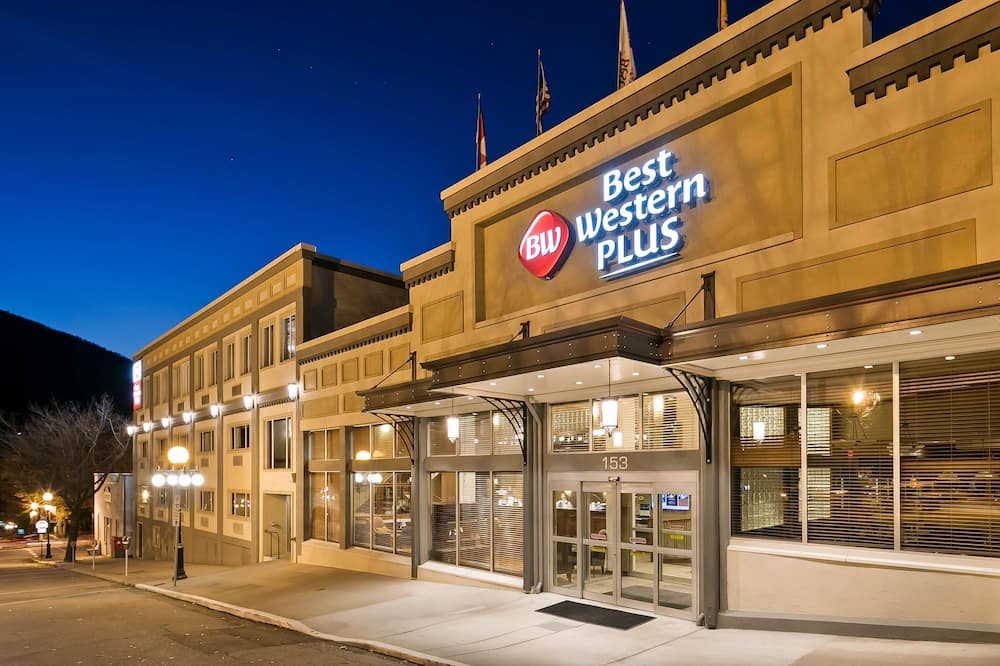 Best Western Plus Baker Street Inn