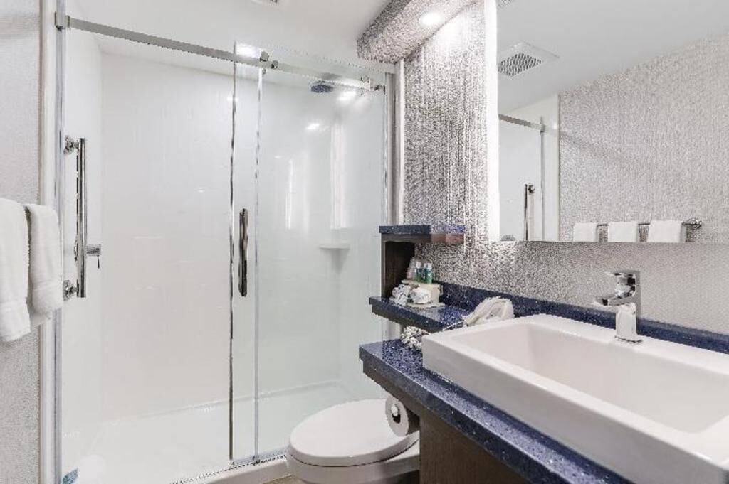 ห้องน้ำ | ฝักบัว, ไดร์เป่าผม, ผ้าเช็ดตัว