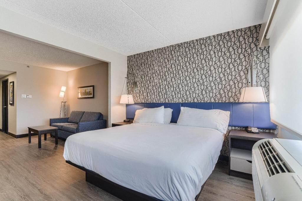 ตู้นิรภัยในห้องพัก, โต๊ะทำงาน, พื้น ที่ทำงานแบบใช้แล็ปท็อป