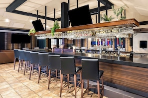 Bar (on property) - Best Western Hotel St. Jerome (St. Jerome)