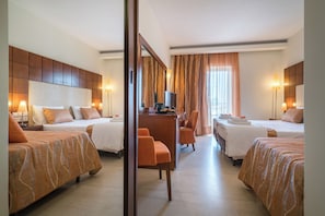 Pillowtop-Betten, Minibar, Schreibtisch, schallisolierte Zimmer
