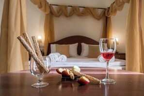 Pillow-top beds, minibar, desk, soundproofing