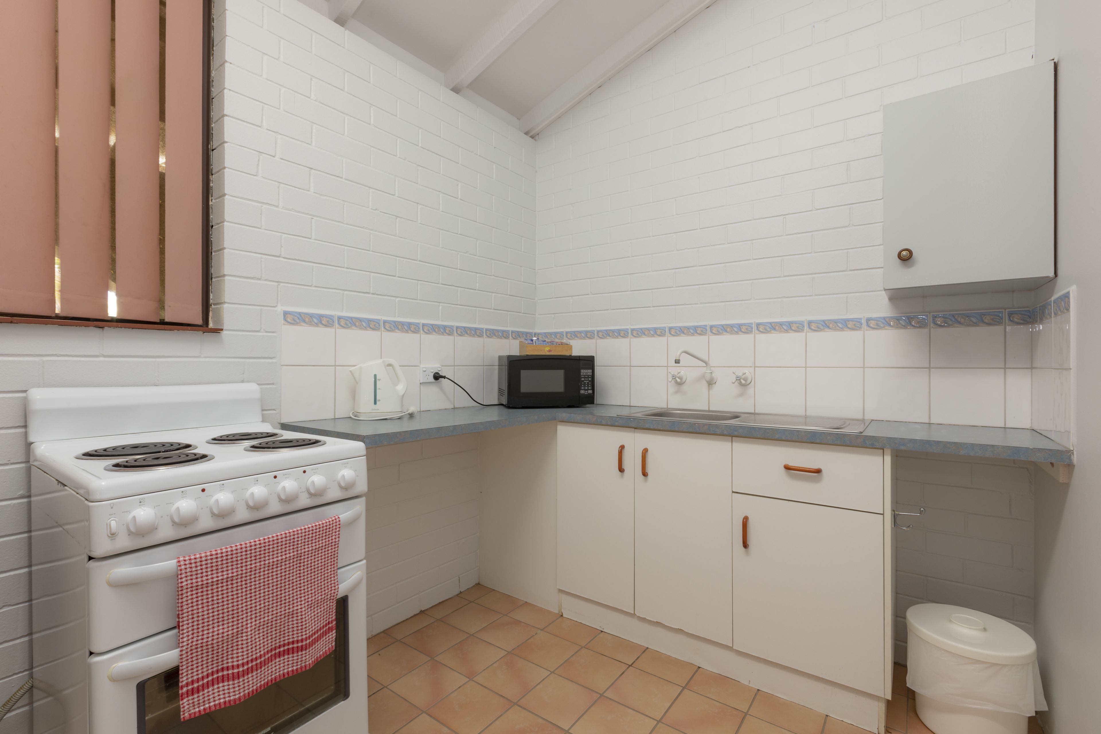 palm family suite | private kitchen | fridge, microwave, coffee/tea maker