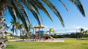 Zona de jocs infantil: a l'aire lliure
