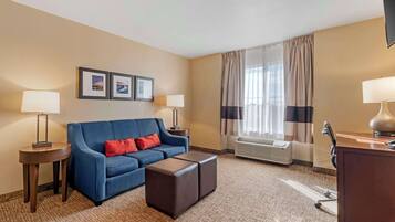 スイート キングベッド 1 台 禁煙 (with Wet Bar) | デスク、アイロン / アイロン台、ベビーベッド、可動式ベッド