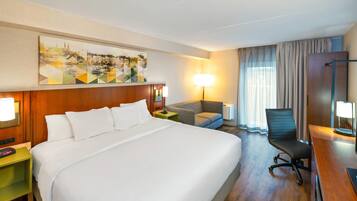 Room, 1 King Bed with Sofa bed, Non Smoking | Desk, blackout drapes, iron/ironing board, WiFi