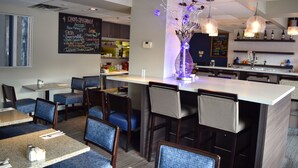 Daily cooked-to-order breakfast for a fee - Best Western Plus Uptown Hotel (Vancouver)