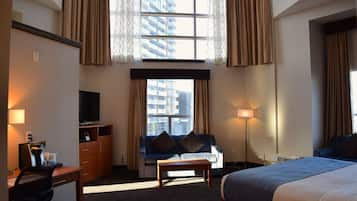 Suite, 1 King Bed, Non Smoking, Microwave