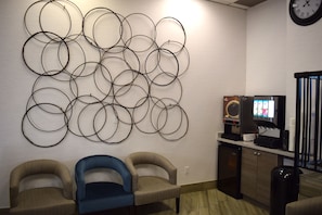 Lobby sitting area - Best Western Plus Uptown Hotel (Vancouver)