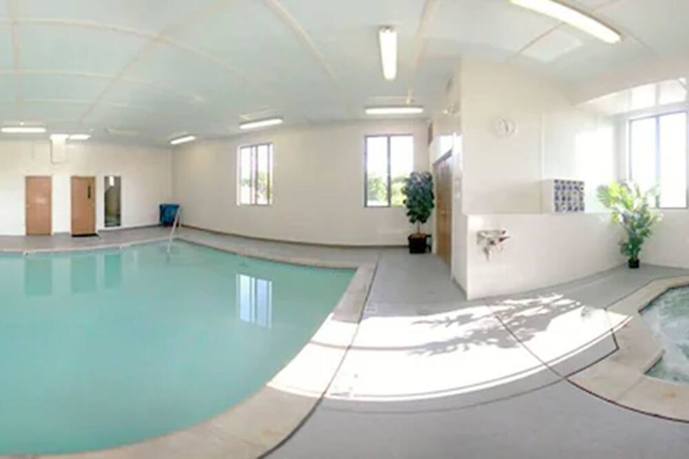 luxury hotels in Detroit