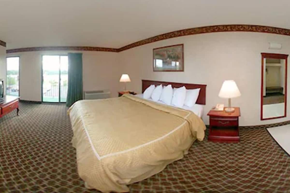 Iron/ironing board, free cots/infant beds, free rollaway beds, free WiFi