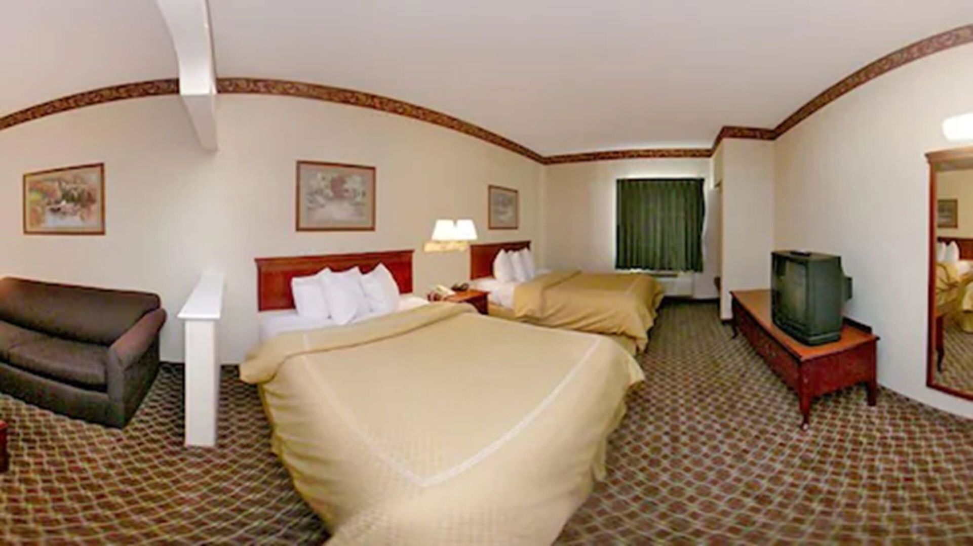 Strykejern/-brett, barnesenger (inkludert) og ekstrasenger (inkludert)