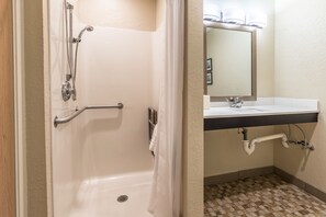 Standard Room, 1 Double Bed, Accessible, Non Smoking | Bathroom | Combined shower/tub, free toiletries, hair dryer, towels - Comfort Inn Detroit Downtown (Detroit)