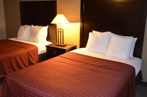 Standard Room, Two Full Beds Non Smoking | Desk, laptop workspace, blackout drapes, iron/ironing board - Comfort Inn Detroit Downtown (Detroit)