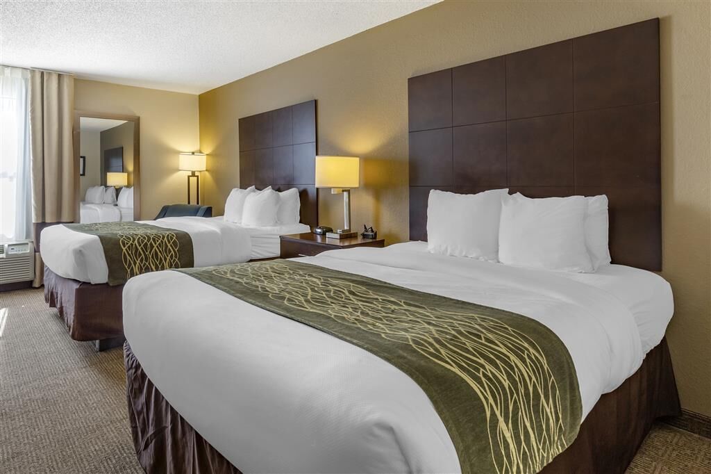 Desk, iron/ironing board, free WiFi, alarm clocks