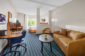 Premium bedding, in-room safe, desk, laptop workspace
