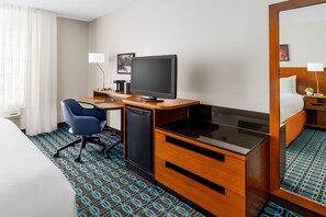 Premium bedding, in-room safe, desk, laptop workspace