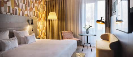 Space Triple | 1 dormitorio, escritorio, cortinas opacas y sistema de insonorización