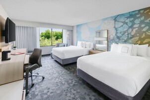 Caja de seguridad en la habitación, escritorio y cortinas blackout 