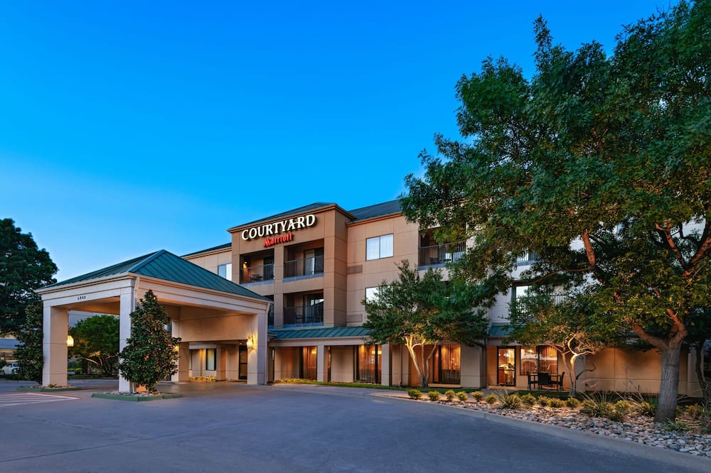 Courtyard by Marriott Dallas Plano in Legacy Park