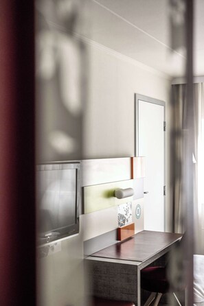 Hypo-allergenic bedding, individually furnished, desk, laptop workspace