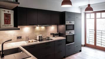 Fridge, microwave