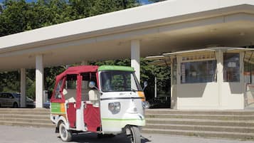 Petit déjeuner, déjeuner et dßner servis sur place