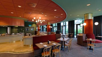 Café da manhã, almoço e jantar