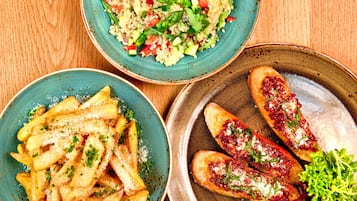 Alimentos y bebidas