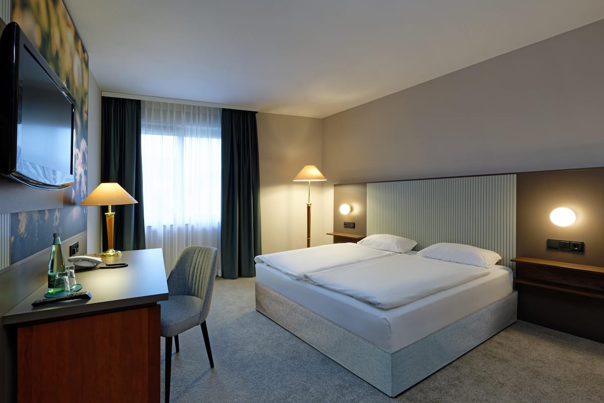 Standard Double Room, 1 Double Bed | Hypo-allergenic bedding, desk, laptop workspace, blackout drapes
