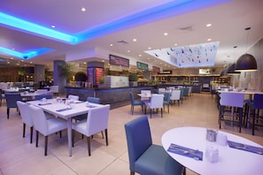 5 restaurants, breakfast served