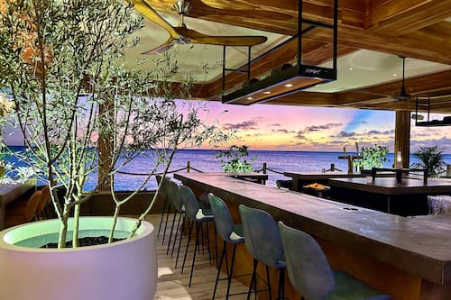 5 restaurantes: opção de café da manhã, almoço e jantar