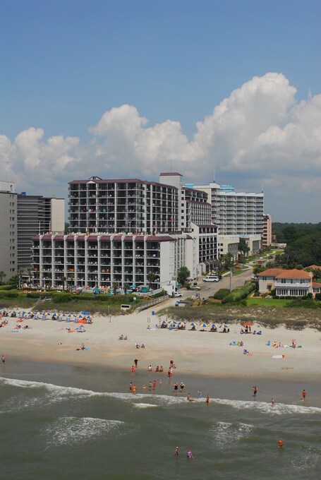 Grande Shores Ocean Resort - Image 14