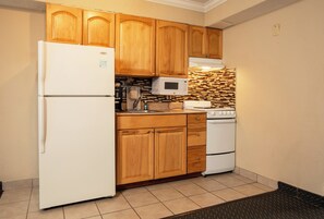 Deluxe Two Room Suite No Balcony | Private kitchenette