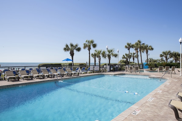 2 outdoor pools, pool loungers