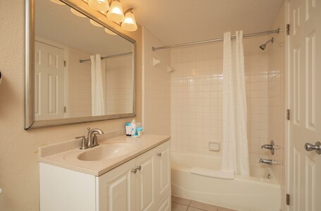 Grande Shores Ocean Resort - Image 16