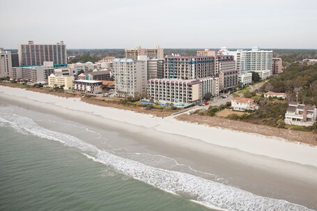 Grande Shores Ocean Resort - Image 23