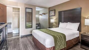 Premium bedding, down duvets, free WiFi, bed sheets