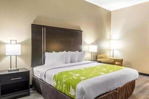 Room, 1 King Bed, Accessible, Non Smoking | Premium bedding, down comforters, free WiFi, bed sheets - Americas Best Value Inn Opelika (Opelika)