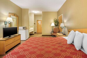 Standard Room, 1 King Bed, Non Smoking | Desk, iron/ironing board, free WiFi, bed sheets
