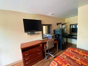 1 dormitorio, mobiliario individual, escritorio