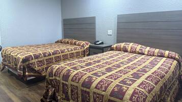 Schreibtisch, Bügeleisen/Bügelbrett, kostenloses WLAN, Bettwäsche