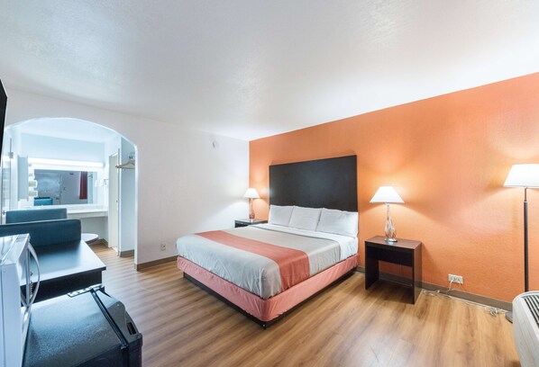 Free WiFi, bed sheets - Motel 6 San Antonio, TX - I-10 West (San Antonio)